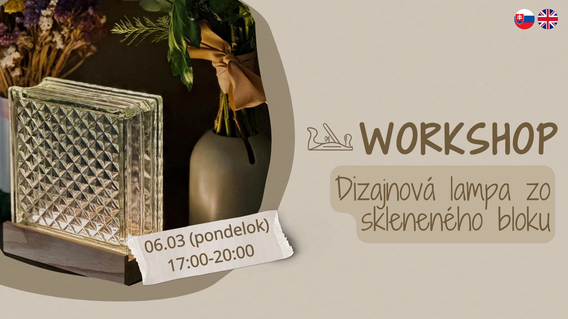 Dizajnová lampa zo skleneného bloku